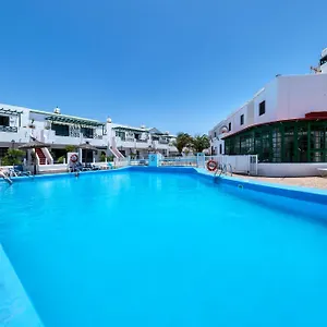 https://los-pocillos-la-vela-azul.in-canary-islands.com